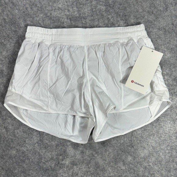 New Lululemon Size 14 Women Hotty Hot Low Rise LR Lined Short 4" White
